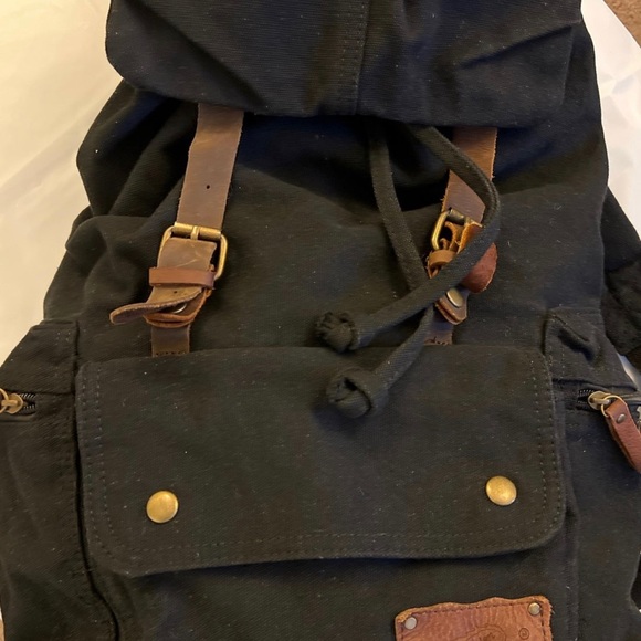 Backpack - Picture 2 of 8